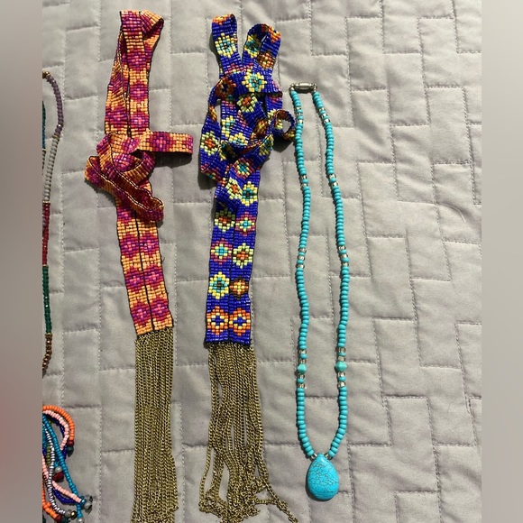 🔴2/$10 SALE🔴 Assortment of Necklaces - Picture 3 of 3